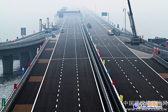 青島膠州灣大橋（青島新聞網(wǎng)記者 周琦 攝）